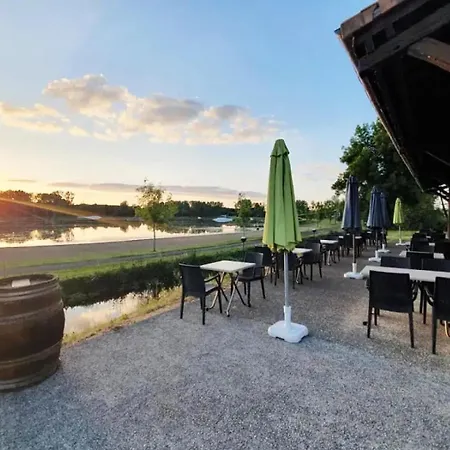 3 étoiles - Parc Aquatique - Eebbhb *