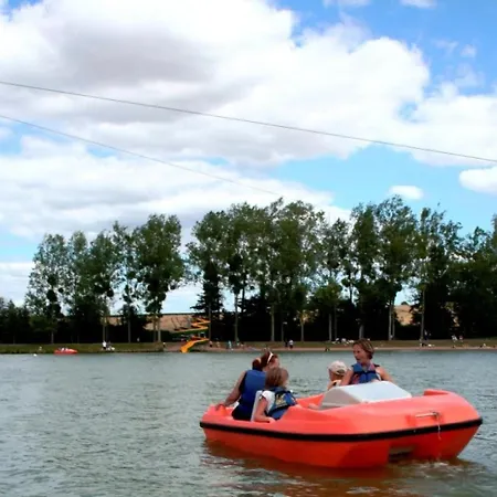Zecamping 3 Etoiles Animaux Acceptes Espace Aquatique * Moncontour (Vienne)