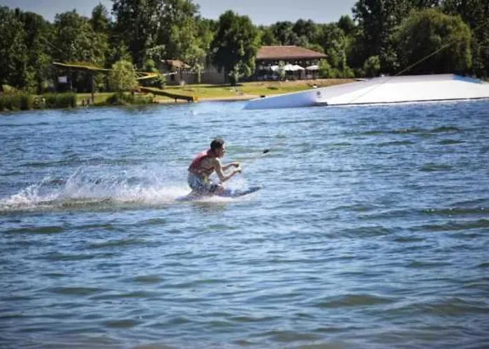 3 étoiles - Parc Aquatique - Eebbhb Moncontour (Vienne)